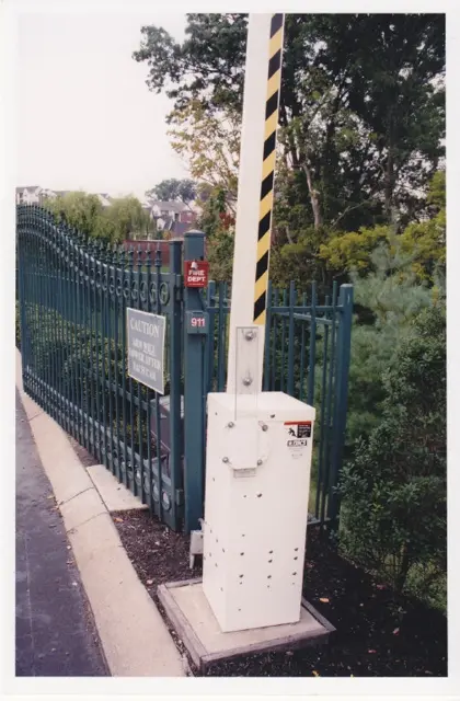 Barrier arm gate with fire department key switch - Elantra Gate Systems